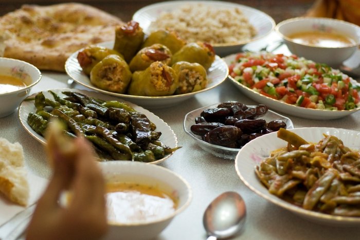 0x0-iftar-sonrasi-gelen-agirlik-hissinden-nasil-kurtulabiliriz-1557065805707.jpg