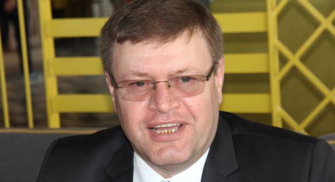 adem-guney-14-mart-tip-bayramini-kutladi6df092ffa40d760133bc.jpg