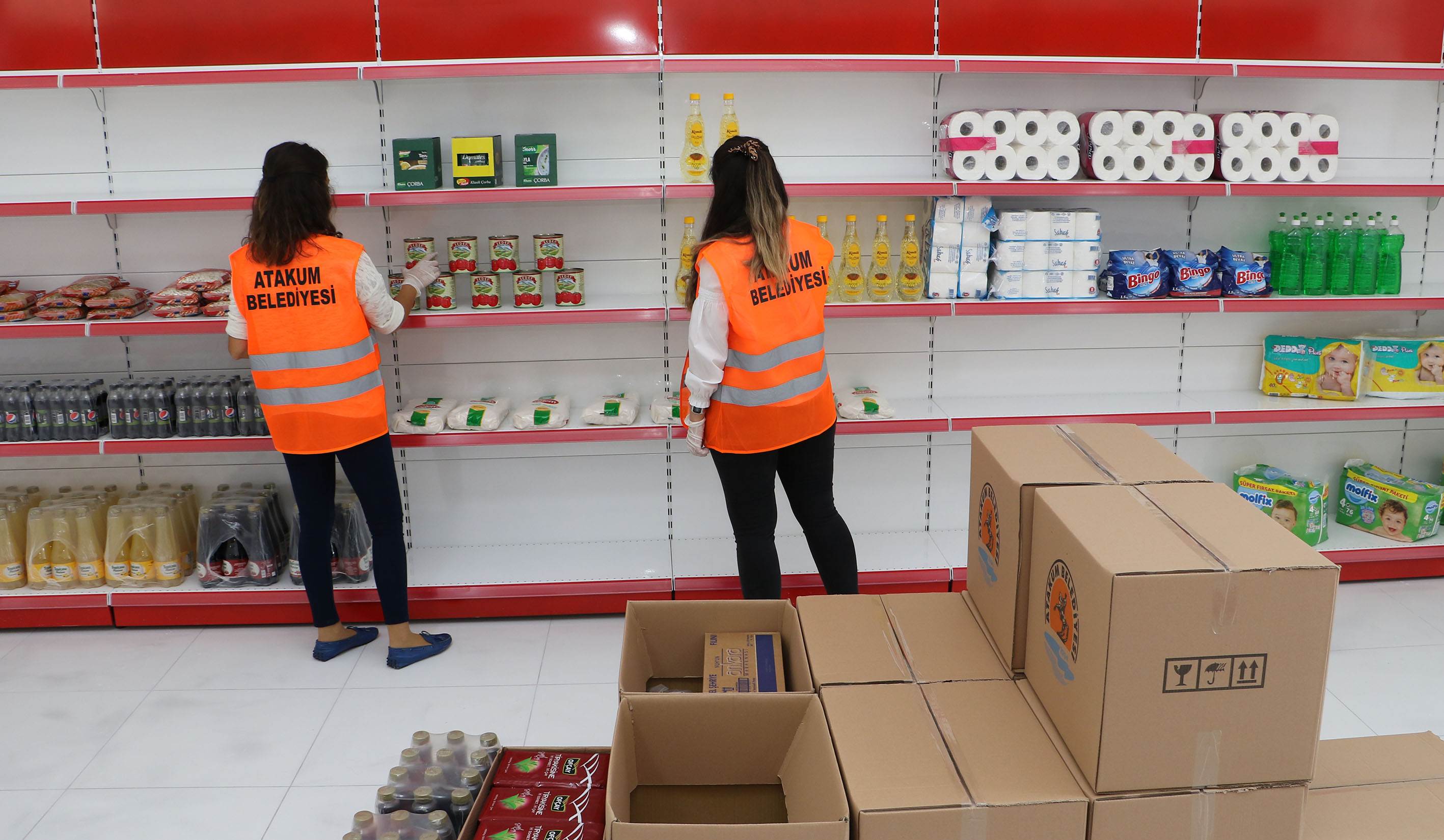 atakum-belediyesi-tam-kapanmaya-hazir-gida-bankasi-atamarket.JPG