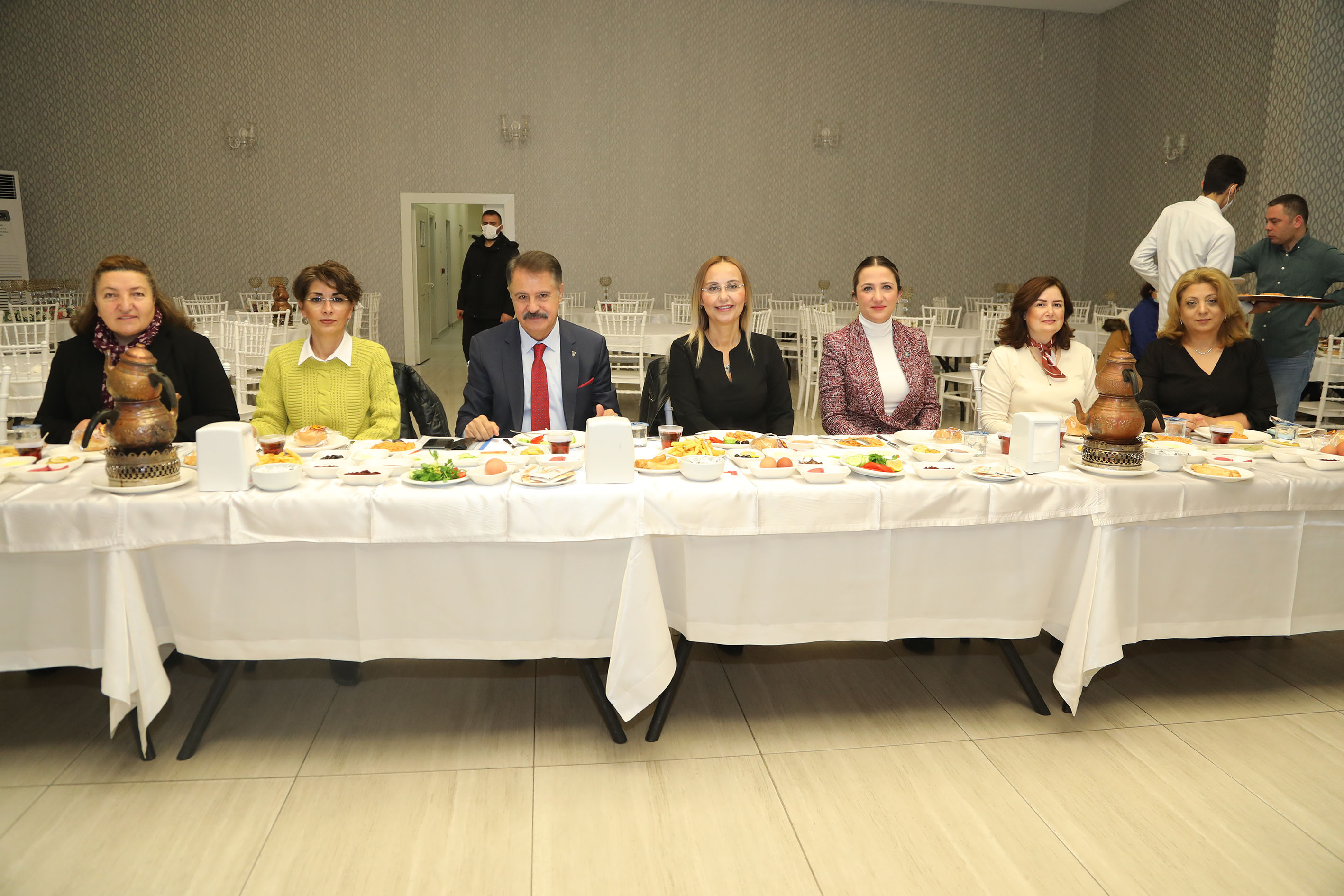 baskan-deveci-kadinin-oldugu-yerde-mucadele-olur-4.jpg