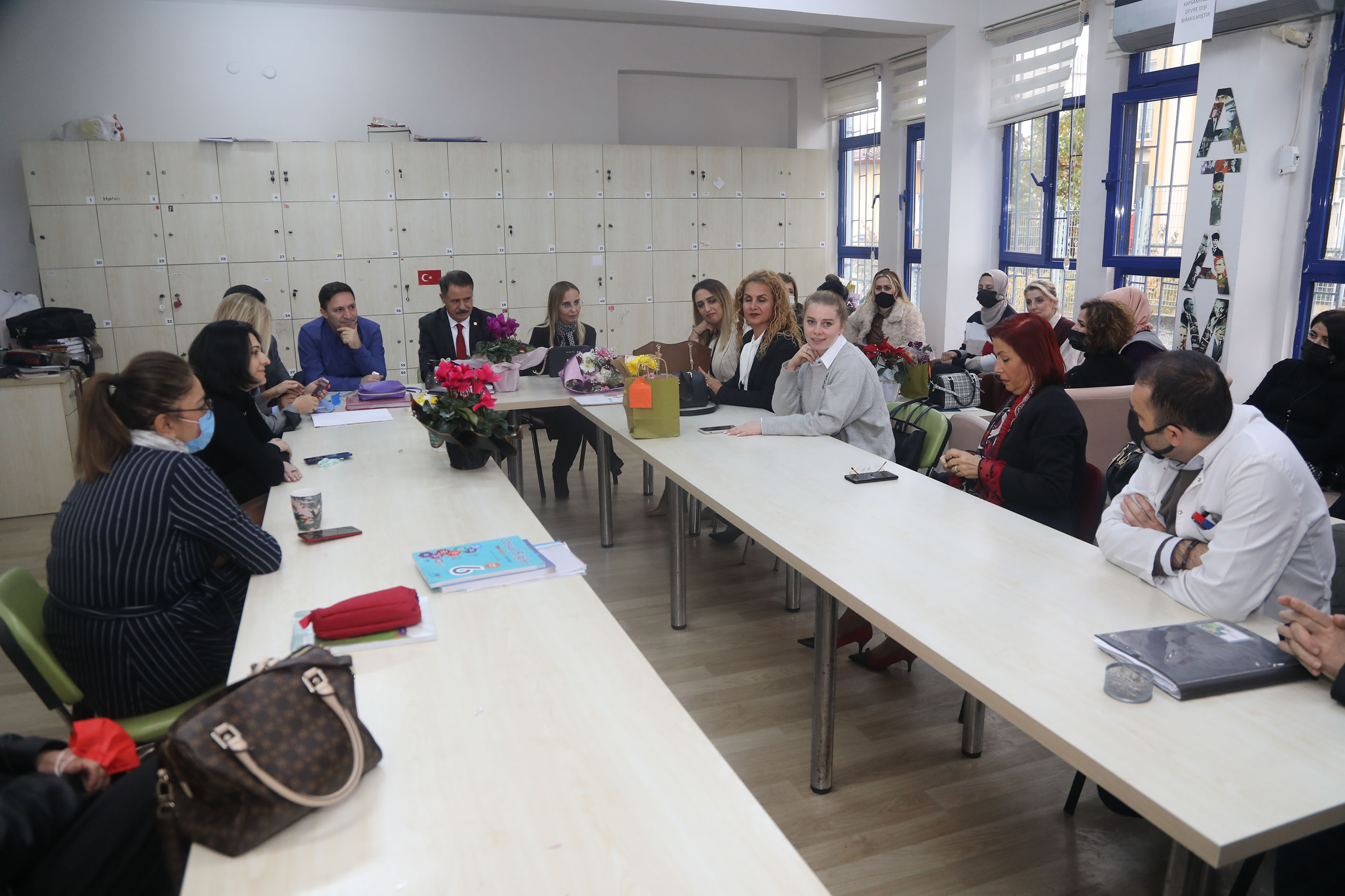 baskan-deveciden-ogretmenlere-ziyaret-3.jpg