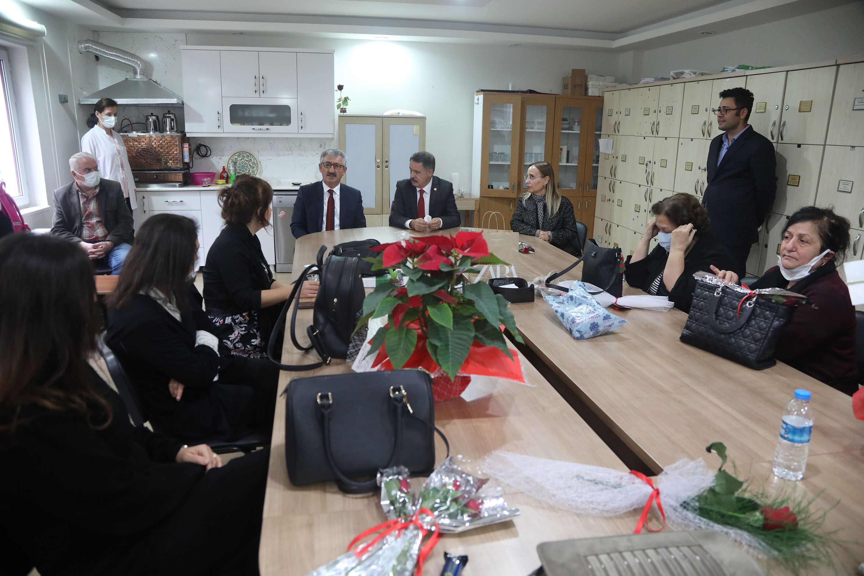 baskan-deveciden-ogretmenlere-ziyaret-6.jpg