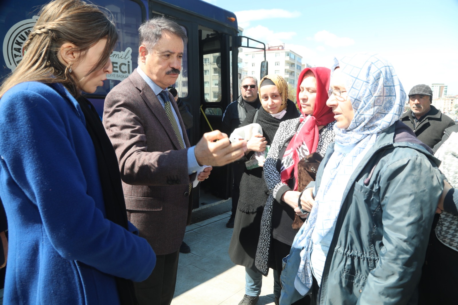 katik-otobusu-atakumda-dayanisma-tasiyor-11.jpeg