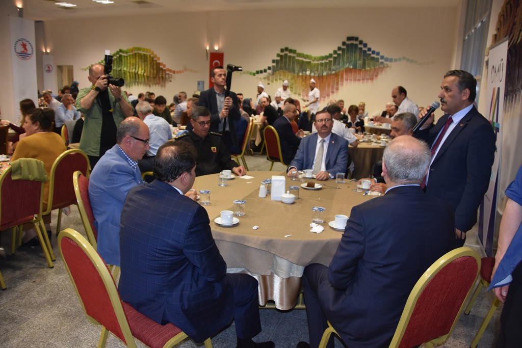 rektor-iftar-2019-24.jpg