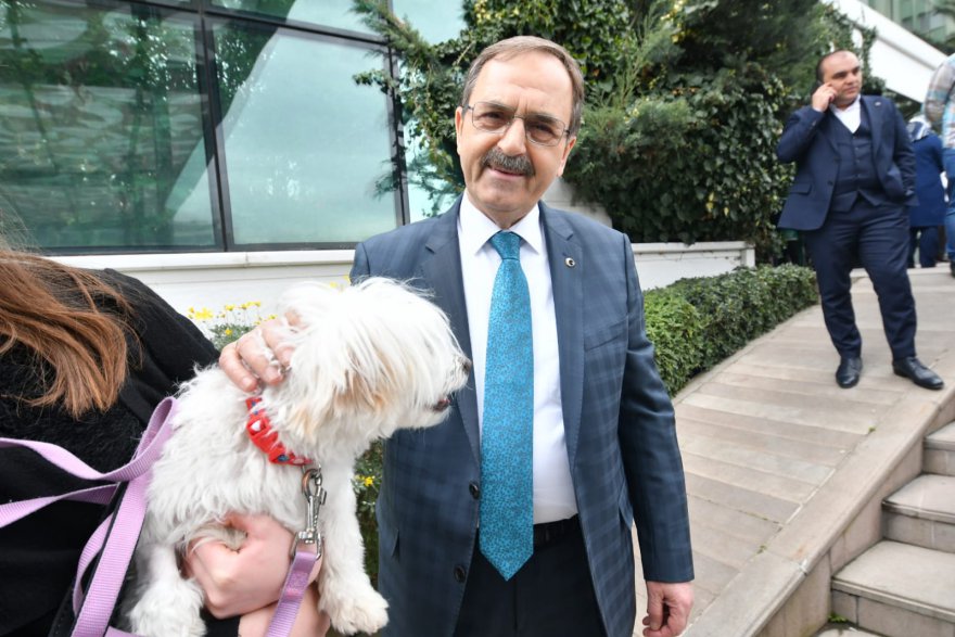 zihni-sahin-hayvansever.jpg